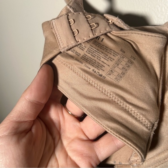 NWOT NATORI REVELATION WIRELESS  CONTOUR BRA 32B - Picture 4 of 4